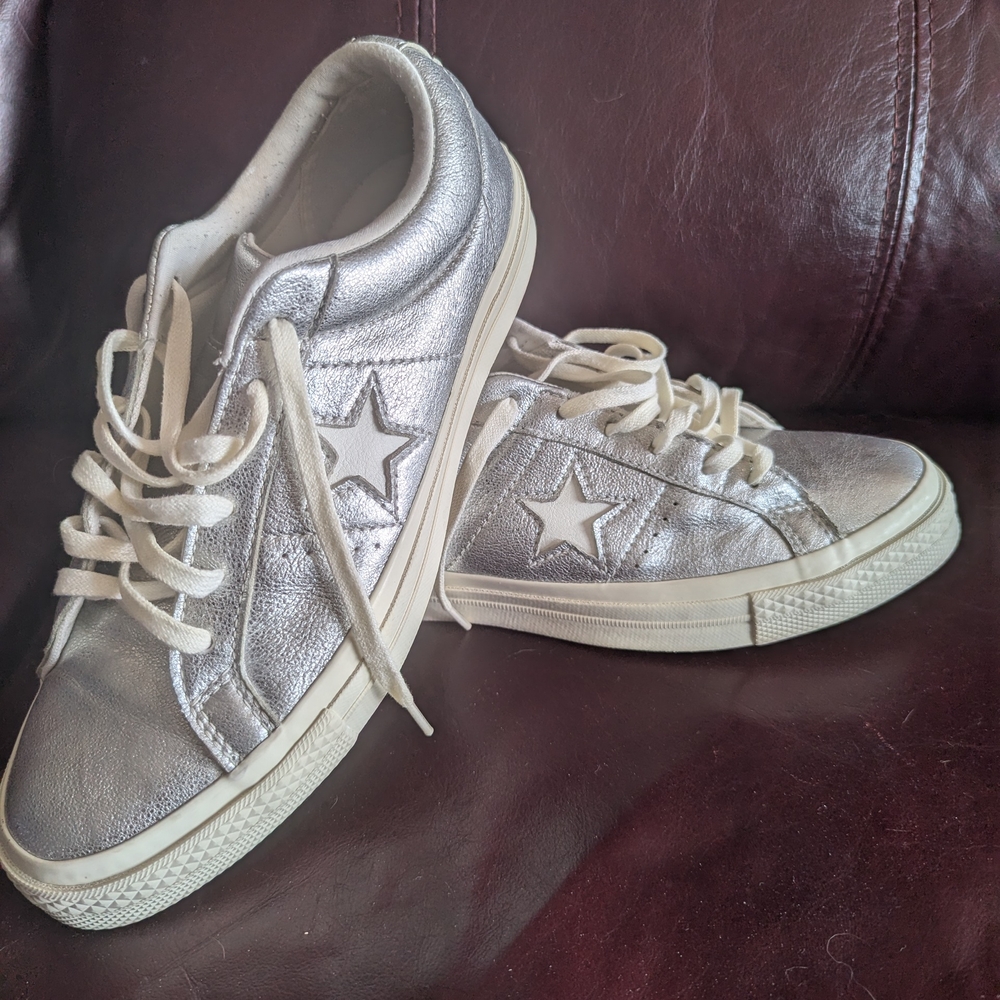 Converse Silver Metallic Sneakers One Star Style